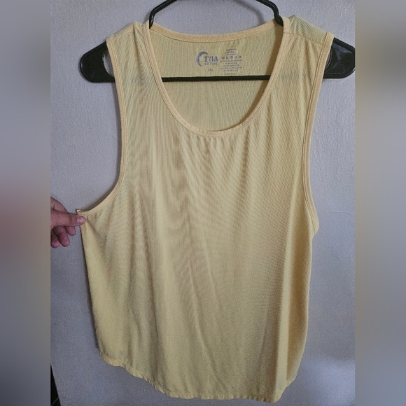 ZYIA Tops - Like New Zyia Tank XXL